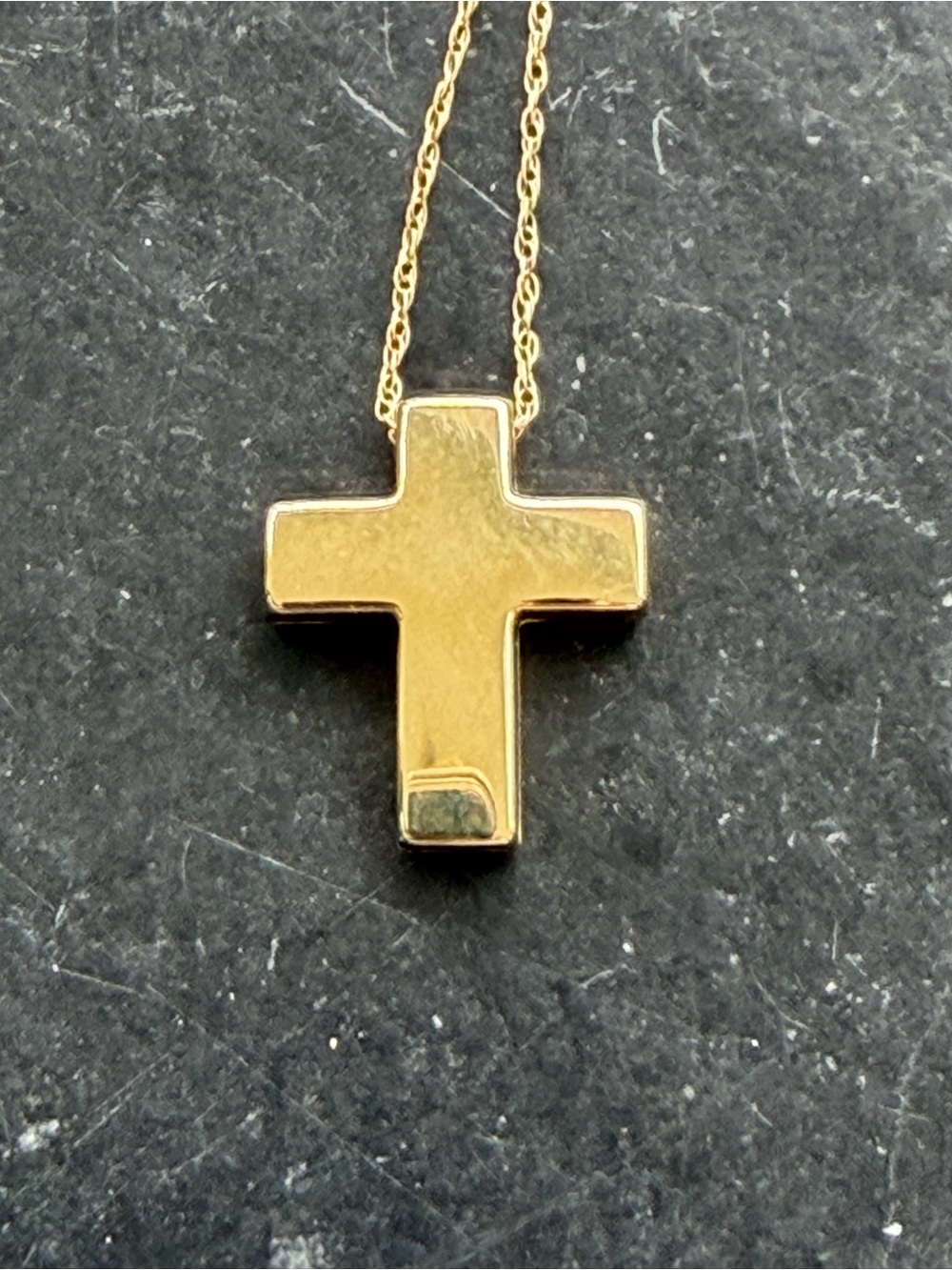 14kt Yellow Gold Cross Pendant Necklace - Elegant Women's Jewelry 18”